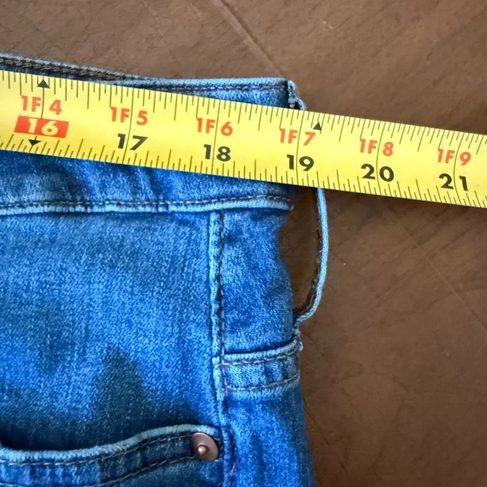 EUC Madewell Curvy High-Rise Distressed Skinny Crop Jeans SZ 34P (14-16)